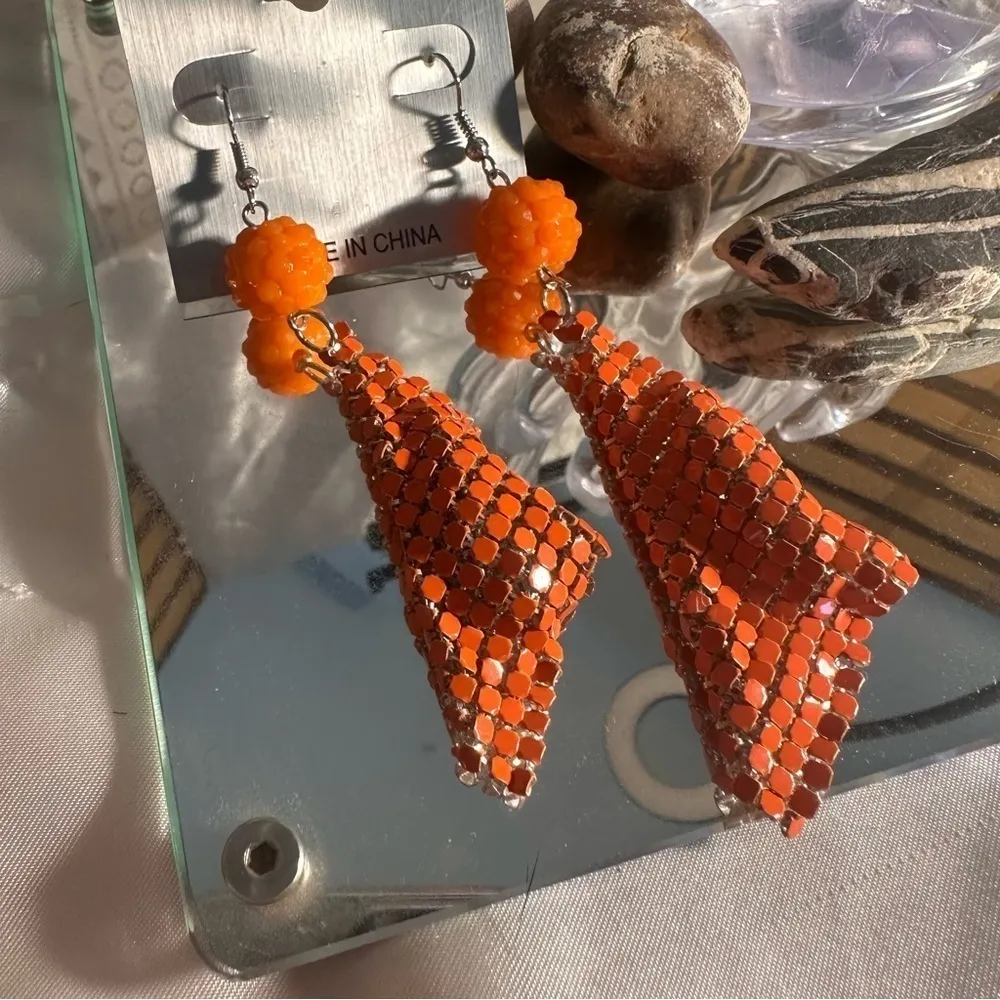 Fashion Jewelry Neon Orange Chainmail Dangle Hook Back Earrings New - Image 2