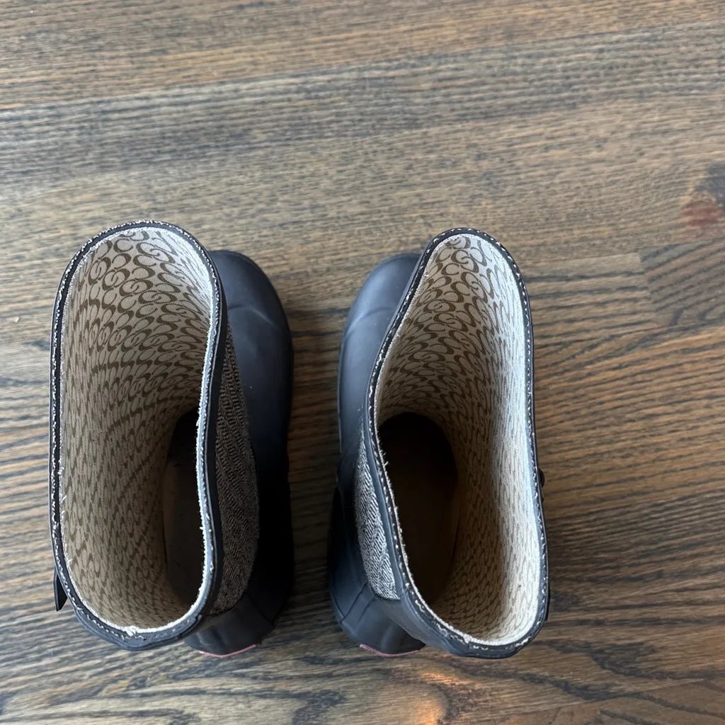 Chooka Women's Black and Tan Rain Boots women’s size 6 EUC - Image 10