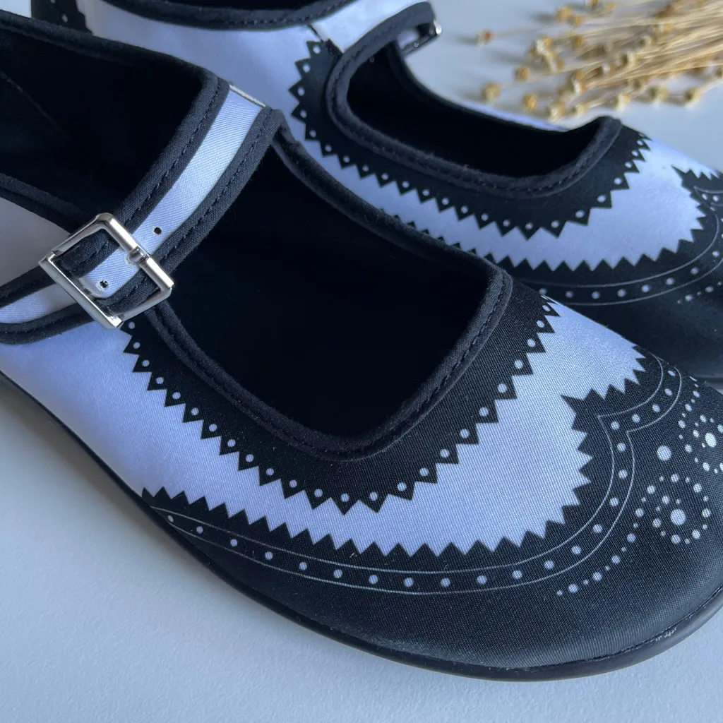 Chocolaticas Havana Women's Mary Jane Flat Black Size 8 - Image 2