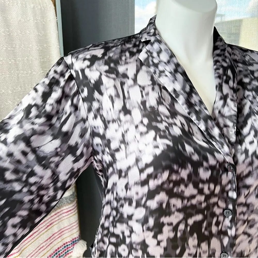 Glowe Side Hustle Dark Leopard Long Sleeves Button Down Shirt Women’s Small - Image 2