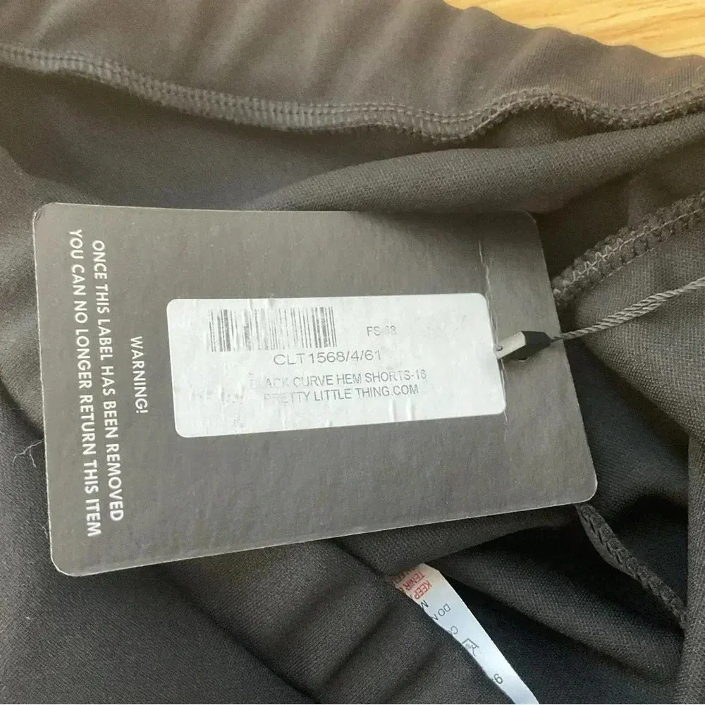 PrettyLittleThing Black Curve Hem Shorts Size 12‎ - Image 3