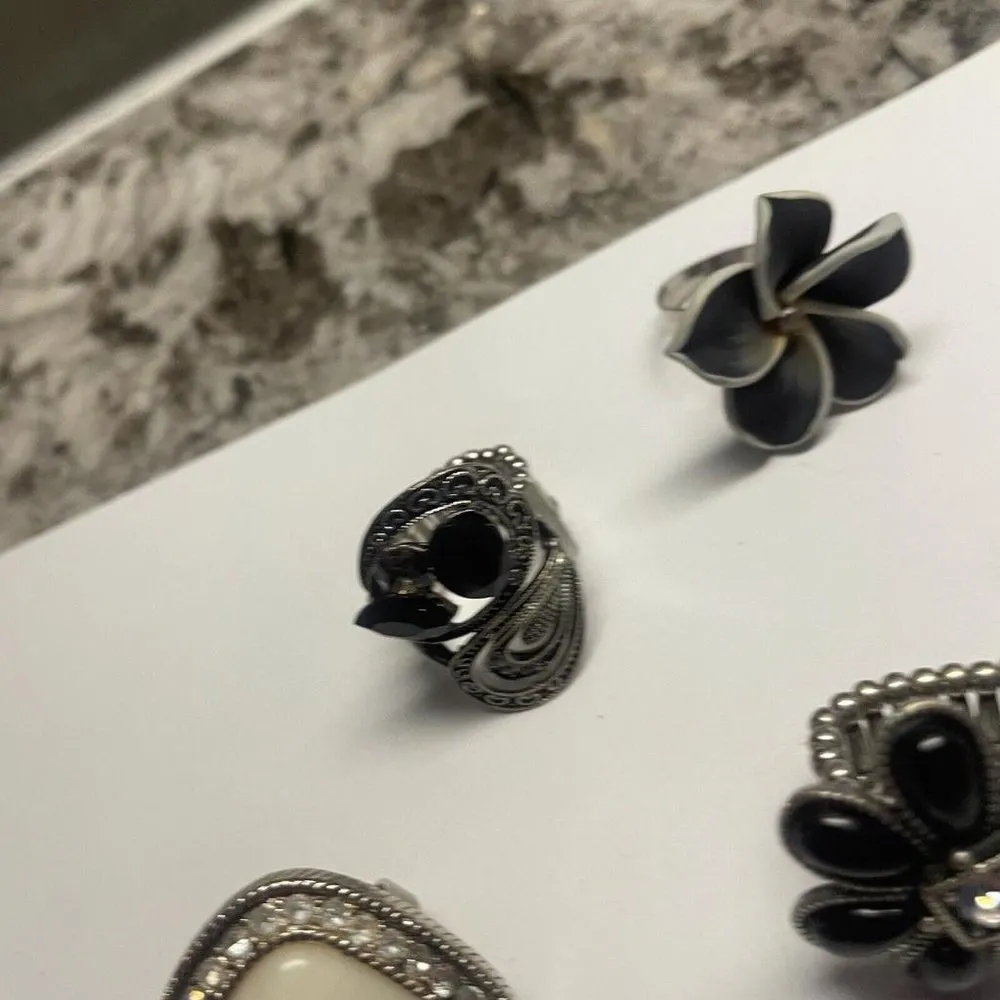 Adjustable Or Stretchy Statement Rings Lot Of 5 Some Have Rhinestone A Flower - Image 6