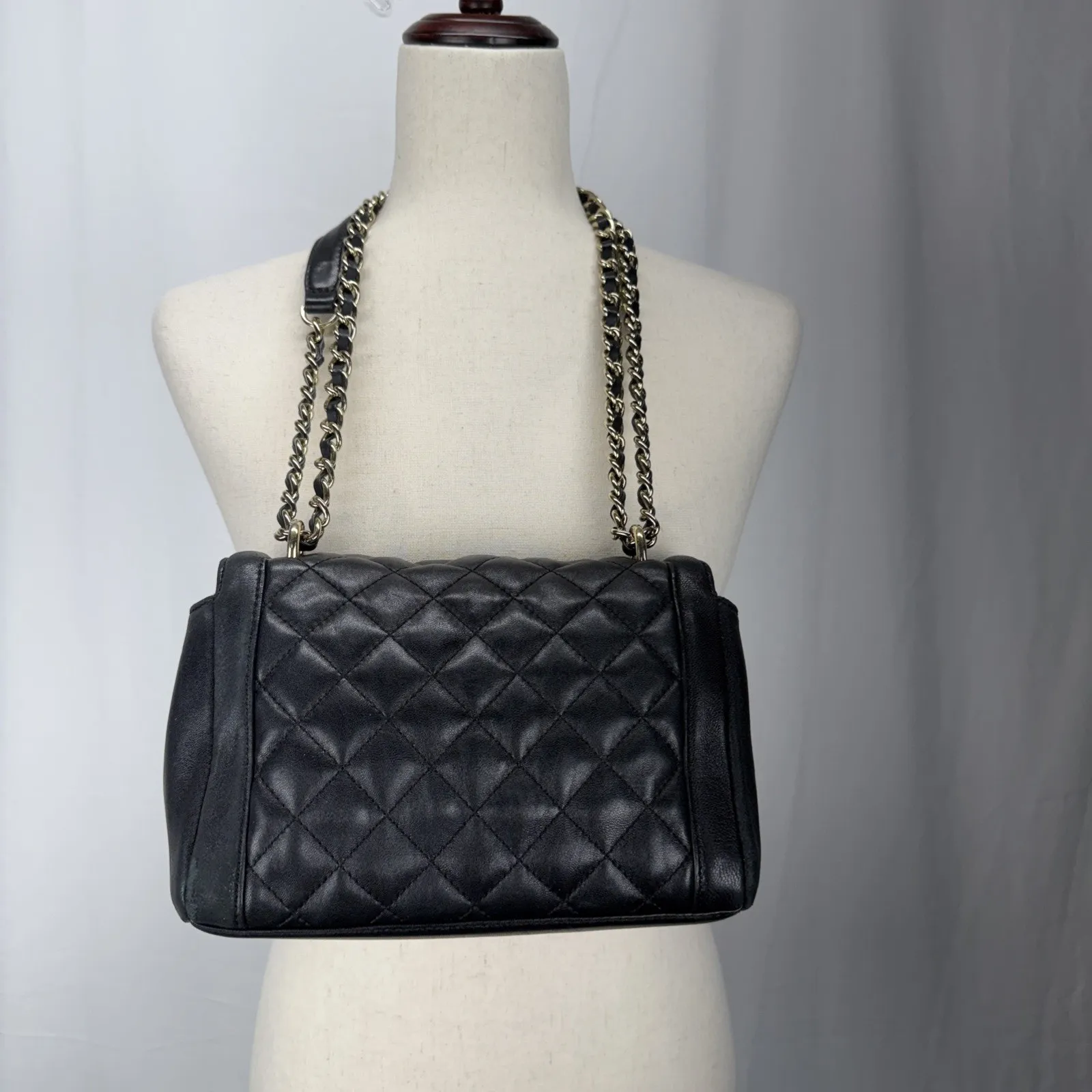 Talbots Black Quilted Napa Leather Chain Strap Handbag Purse Shoulder Crossbody - Image 5
