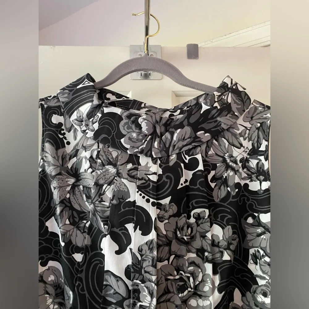 Talbots Black and White Floral Sleeveless Blouse - Image 7