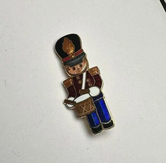 Nutcracker Enamel Cloisonné Style Christmas Gold Tone Brooch Pin Signed - Image 8