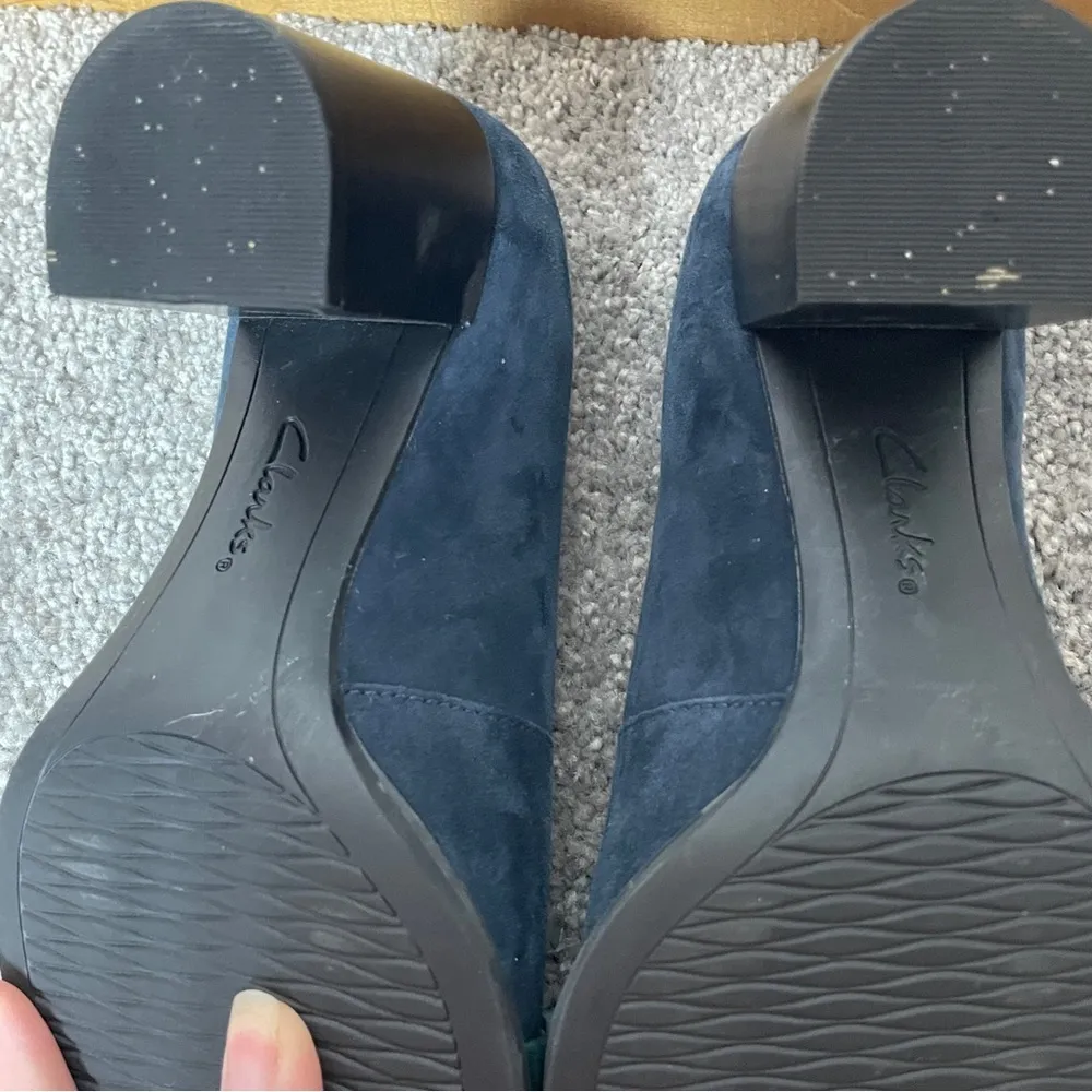 Clarks Artisan Tarah Brae Suede Block Heels Navy Blue‎ Green Color Block Size 6M - Image 8