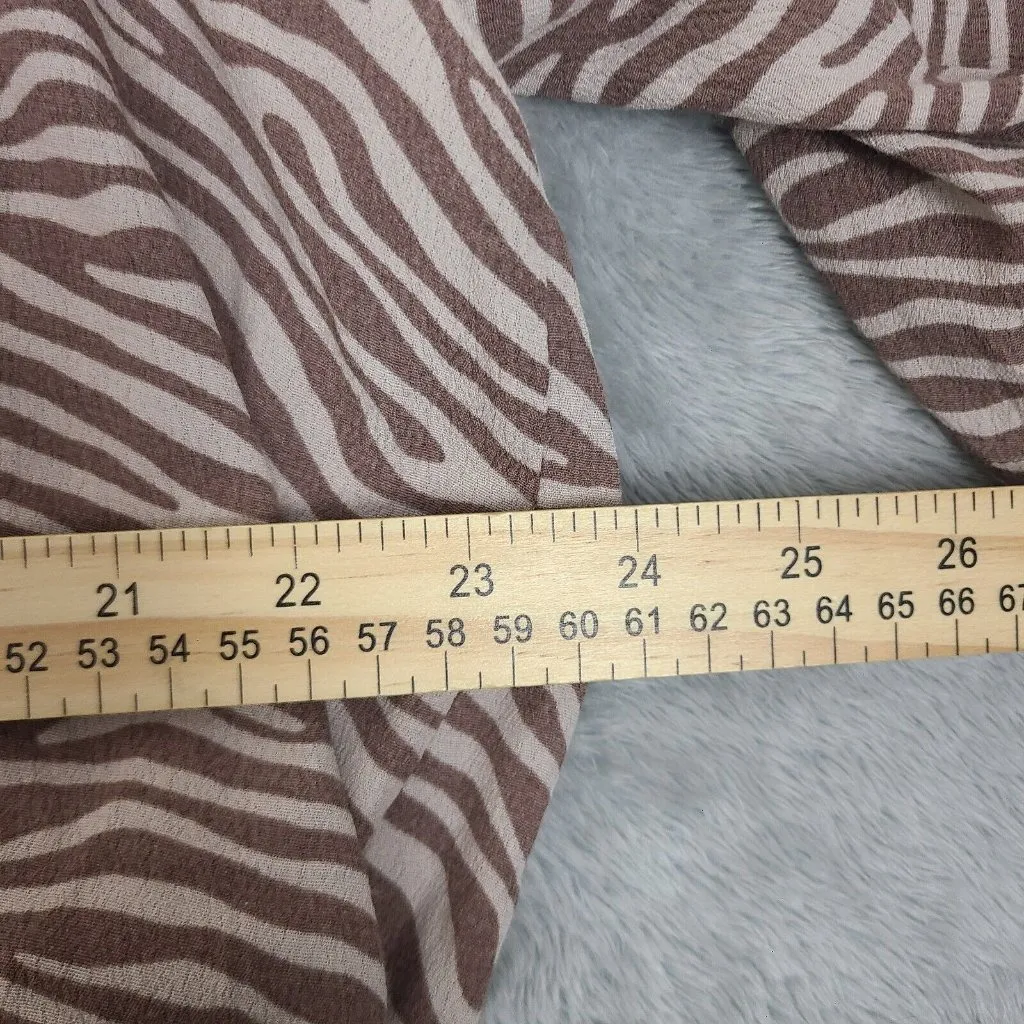 Ariat Top Women’s X-Large Short Sleeve Tiger Stripe Lace Hem Lightweight‎ Blouse - Image 7