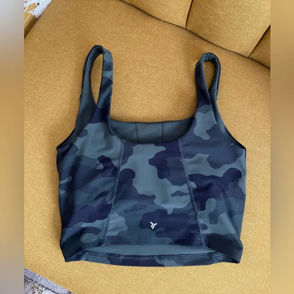 Old Navy Active Camouflage Print Active Tank Top Cropped Sz S Sporty Athleisure - Image 2