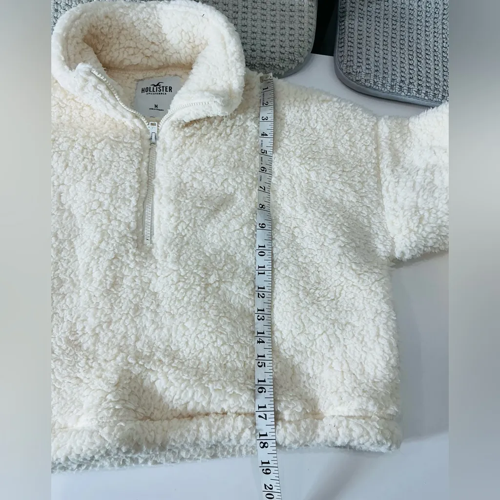Hollister pullover SOFT🌥️and warm 🔥 - Image 7