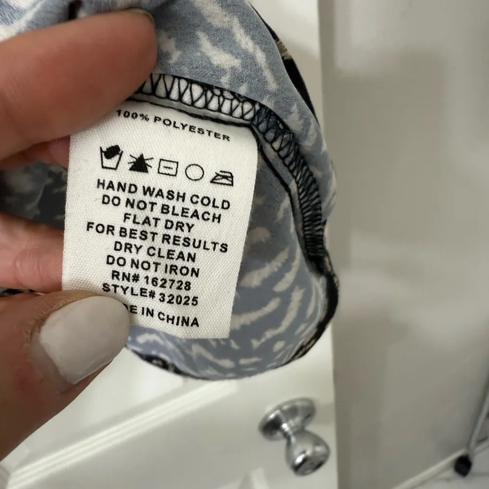 Voy Los Angeles Animal Print Pleated Sleeve Top w/ Tie Tan and Black Size undefined - Image 9