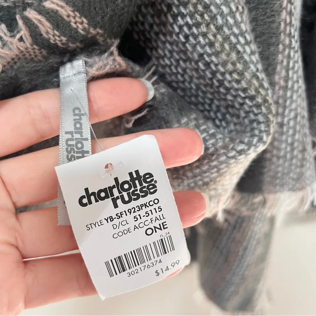 NEW Charlotte Russe Grey Pink Plaid Blanket Scarf - Image 2