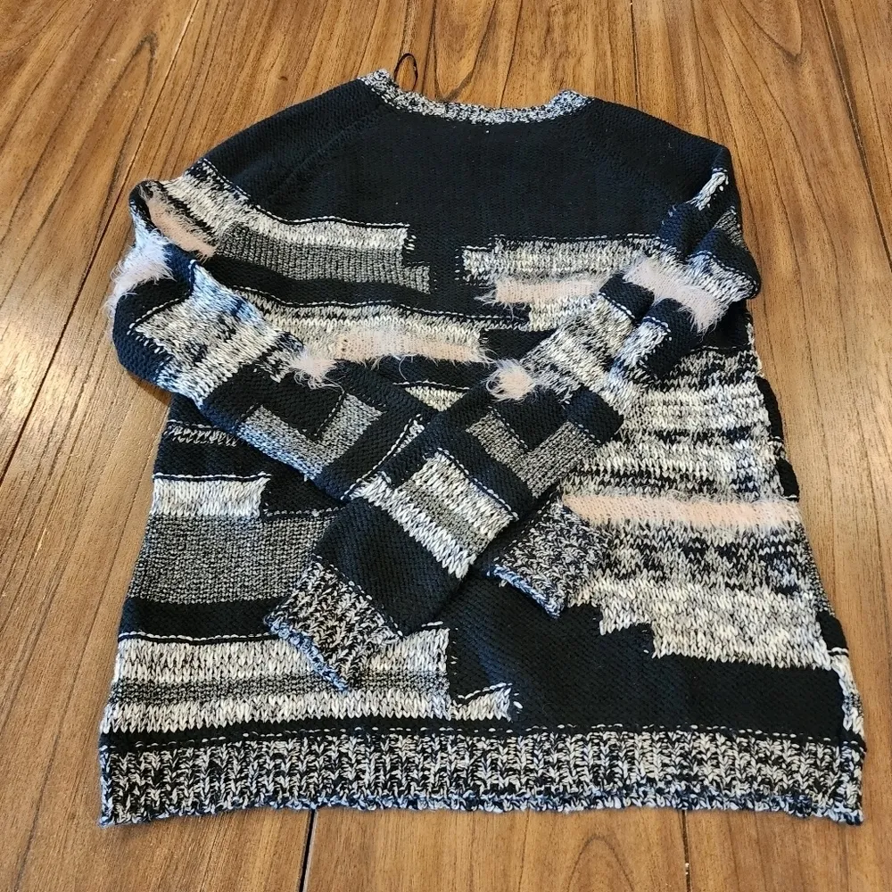 Kaii Metallic Knit Long Sleeve Crew Neck fuzzy Sweater oversized size small Black - Image 9