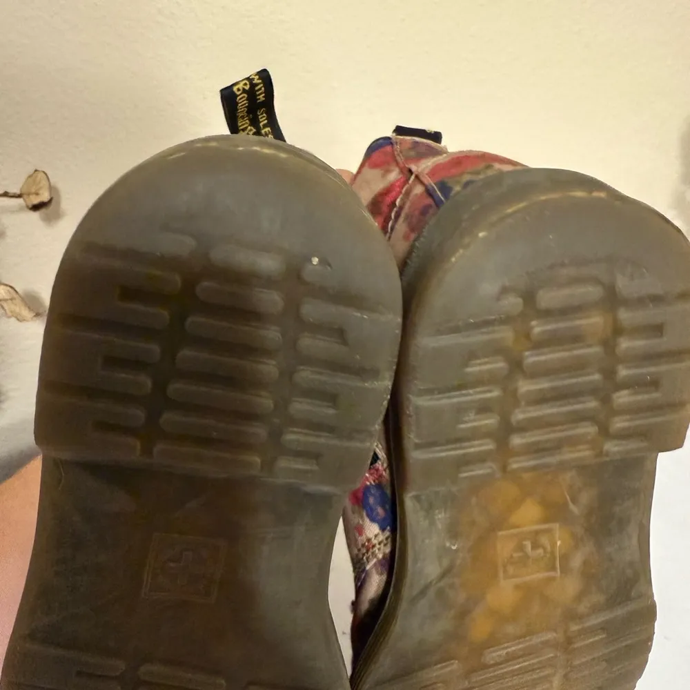 Dr. Martens Floral Castel Combat Boots Lace up Blue Pink Size 3 Shoes Flowers - Image 5