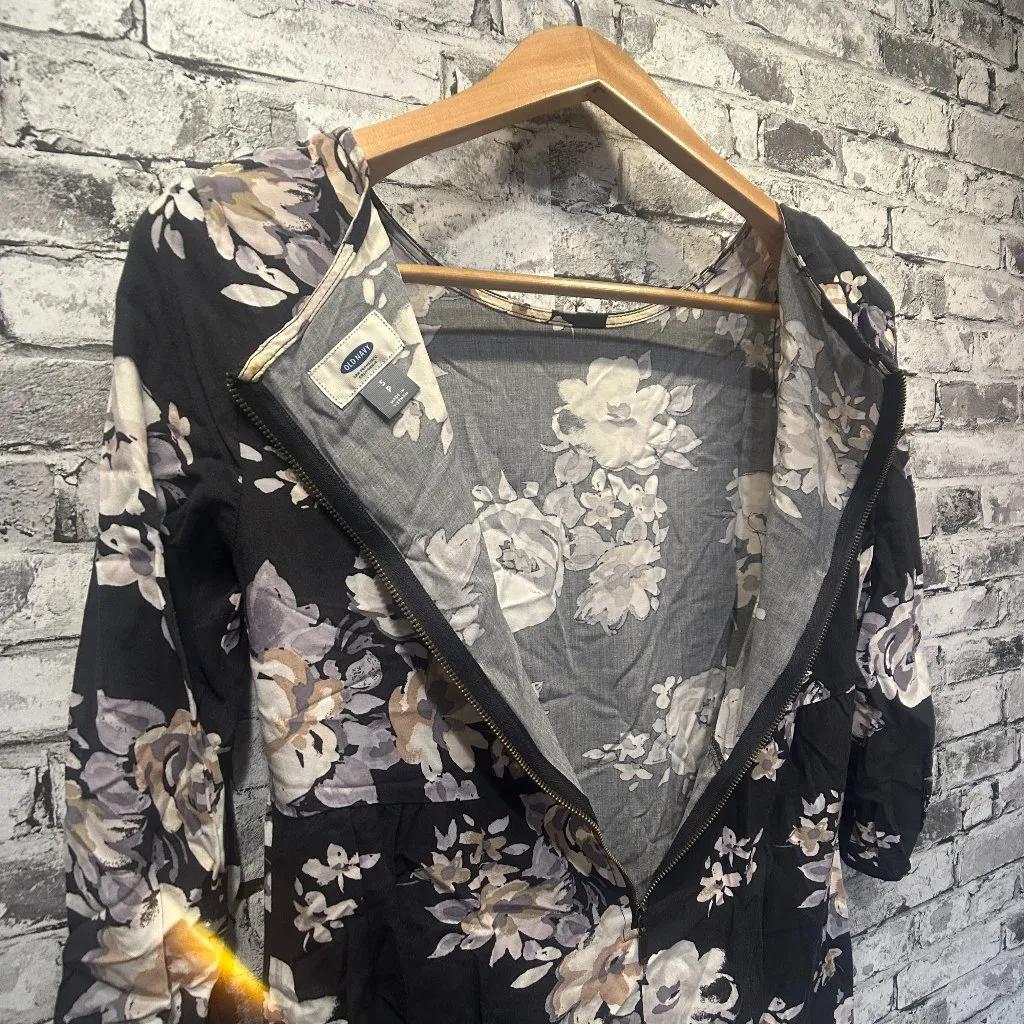 EUC Old Navy Black Base Floral Dress Size Small - Image 7