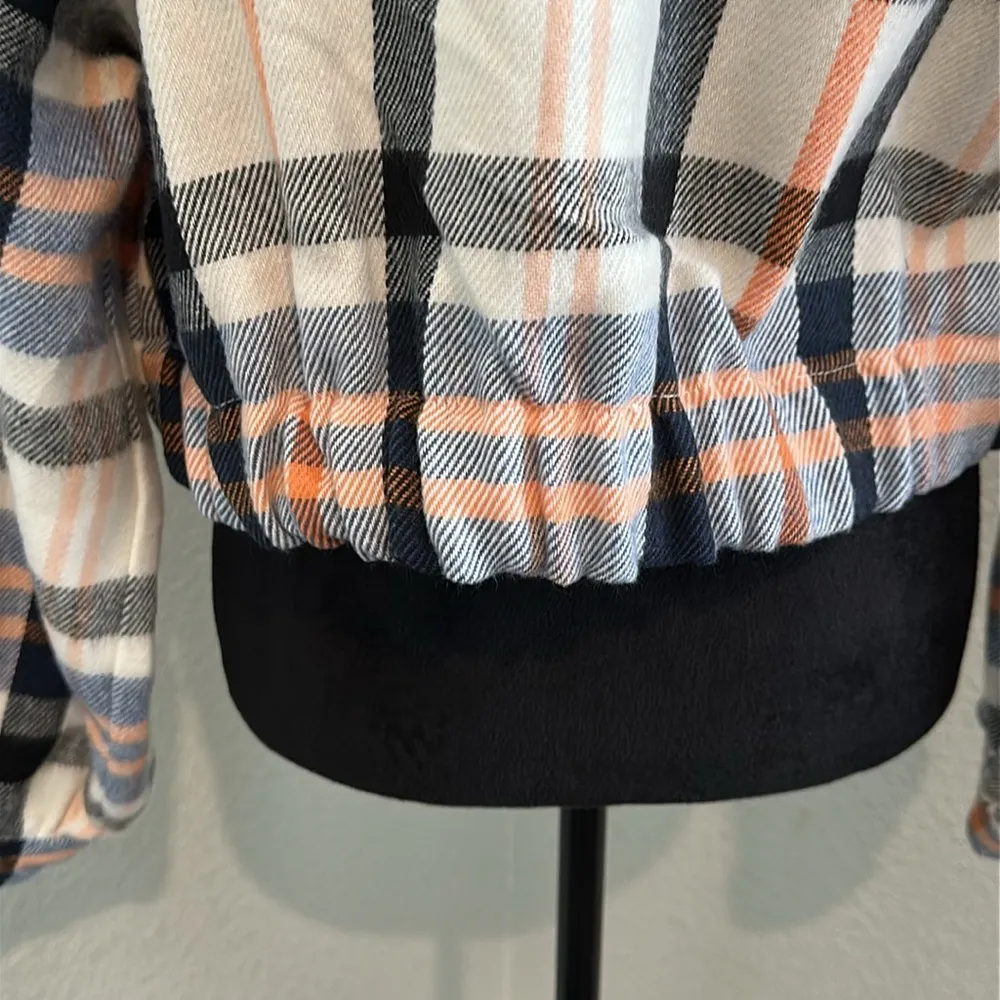 Plaid Flannel Cropped Jacket - Image 5