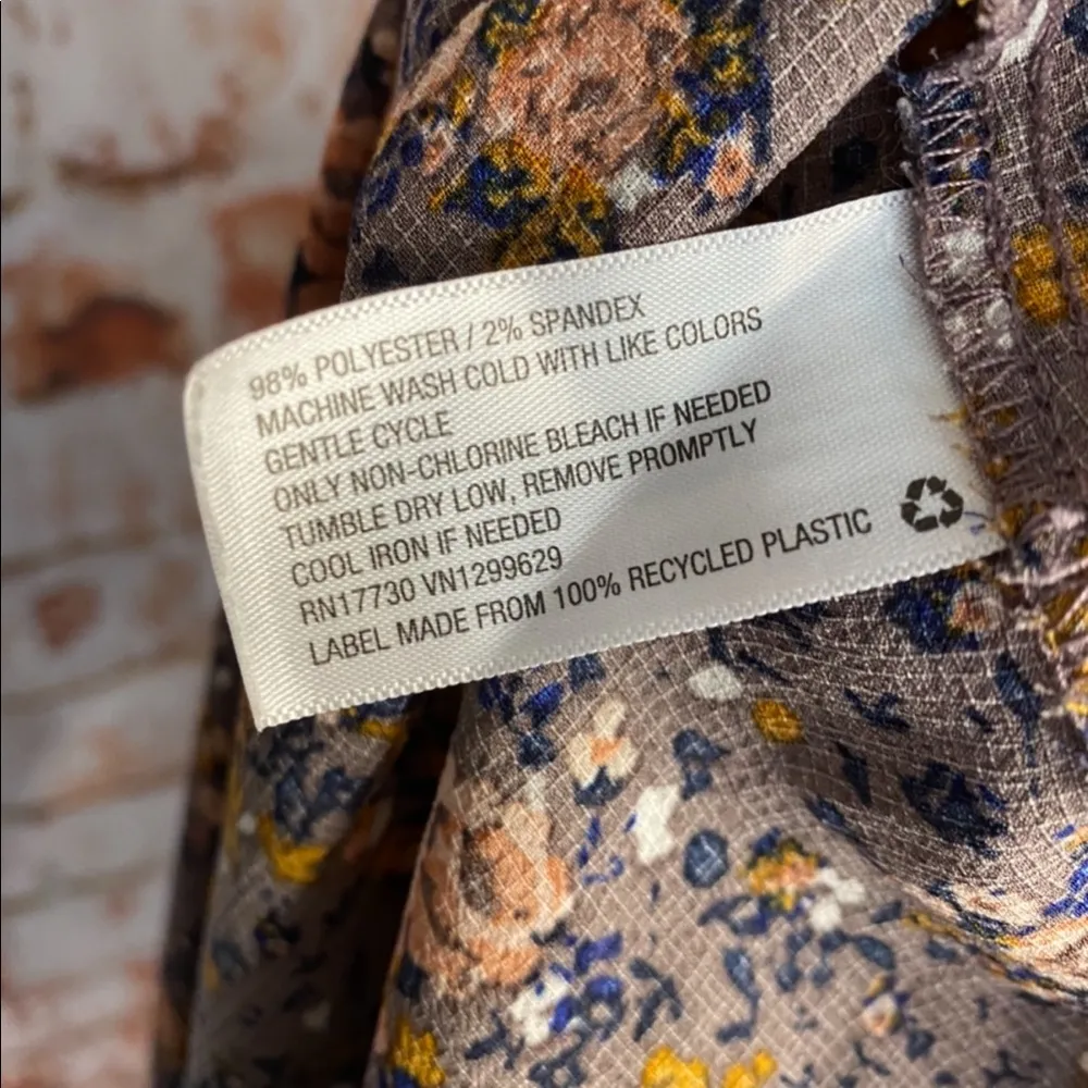 Xhilaration Flowy cold shoulder tiny floral print mauve purple top shirt medium - Image 7