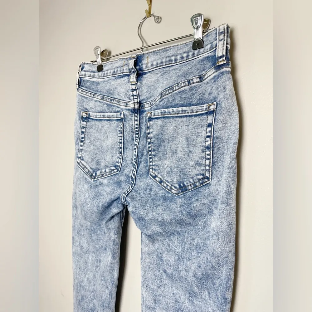 FREE PEOPLE | Great Heights Acid Wash Frayed High Rise Skinny Jeans Size 27 - Image 7