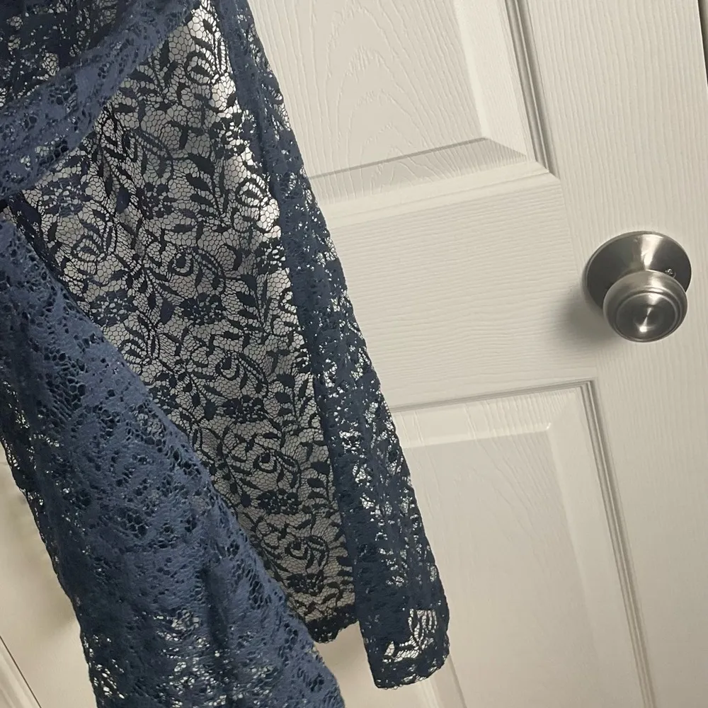 Abercrombie & Fitch Navy Blue Lace Straight Maxi Skirt Medium. - Image 4