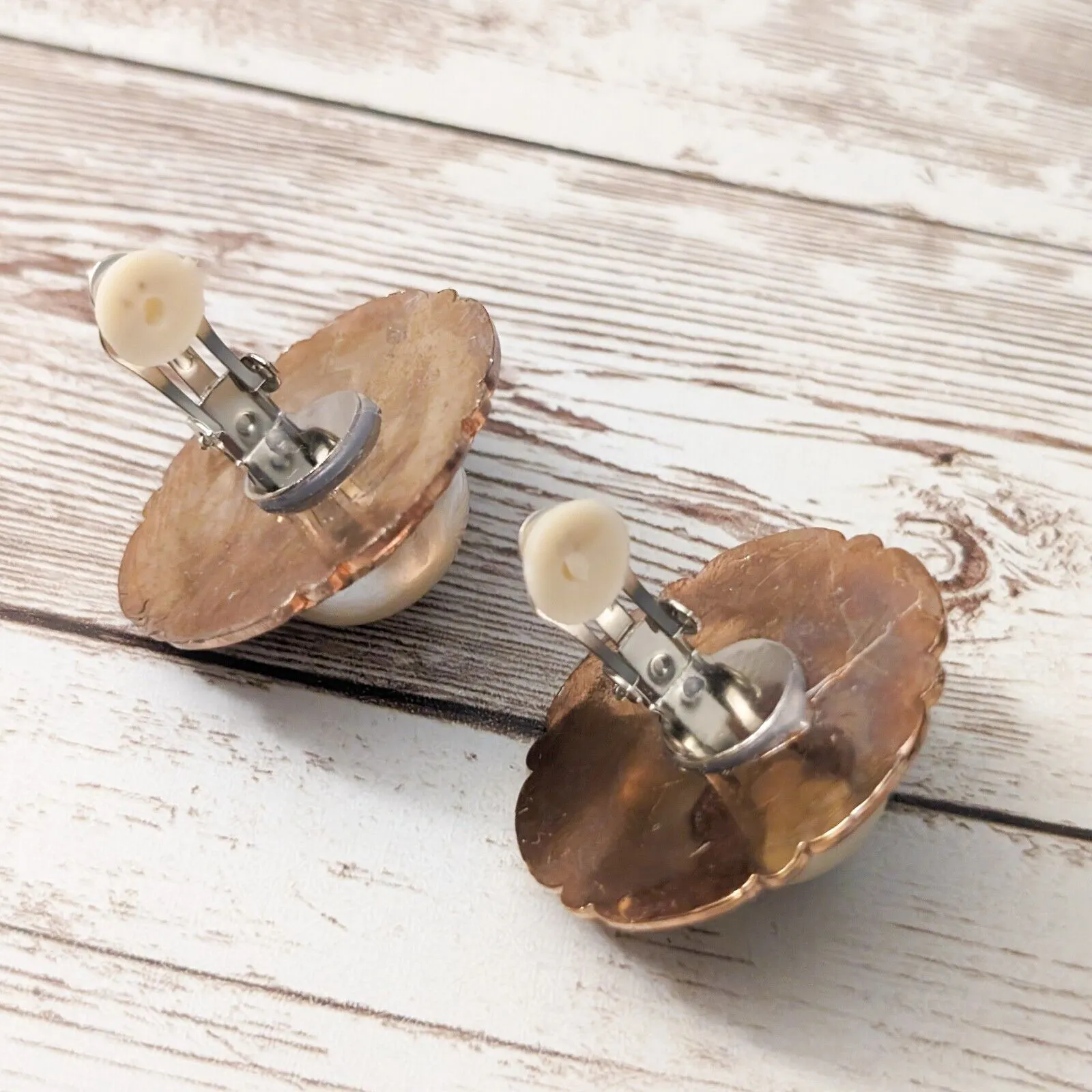 Vintage Clip On Earrings - Image 6