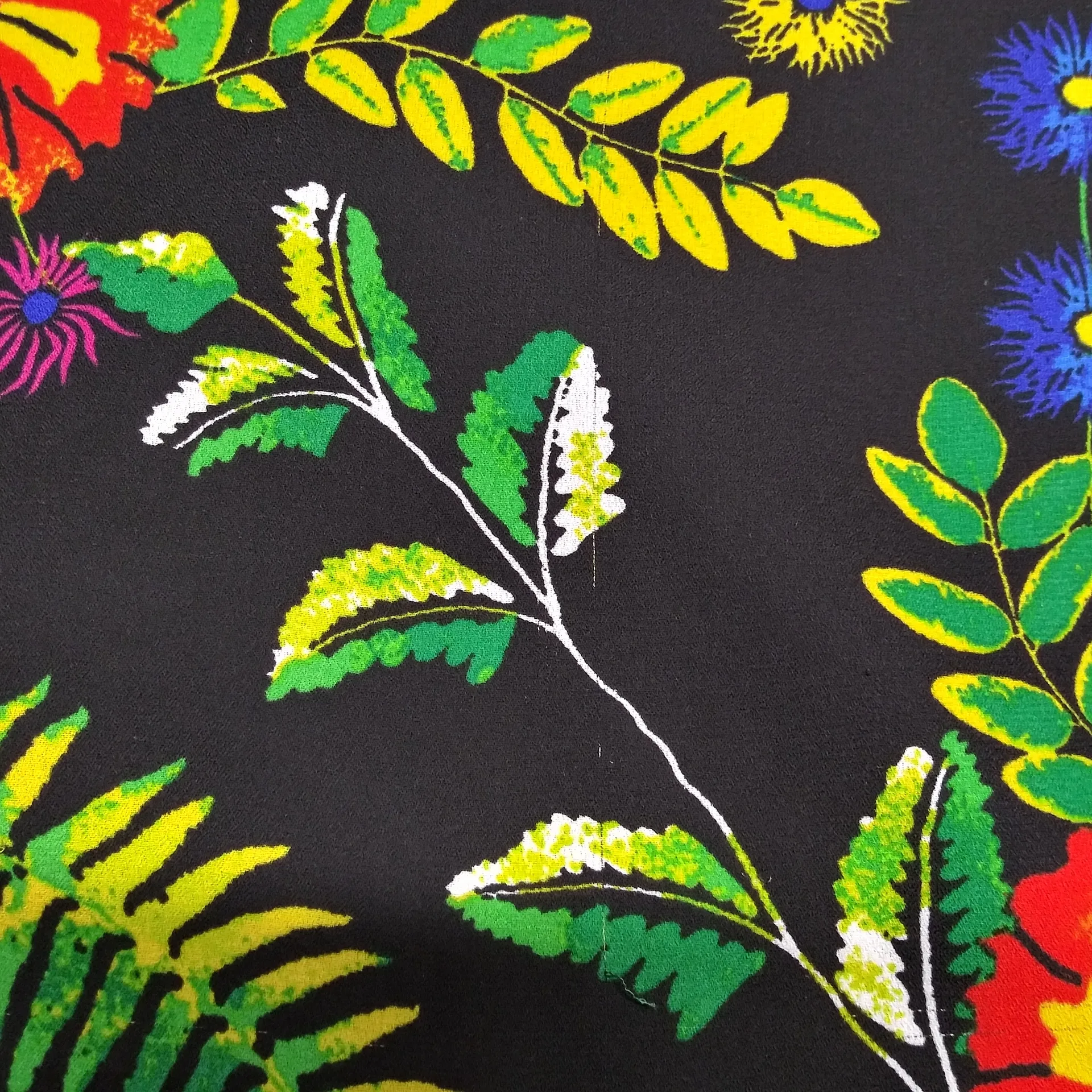 Violet + Claire Black Vibrant Colorful Floral Chiffon Tank Size M - Image 7