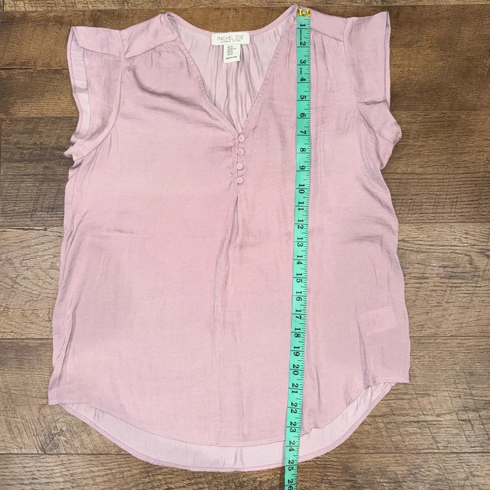 Rachel Zoe Cute Ruffle Sleeve Flowy V-Neck Shiny Fabric Blouse - Image 11