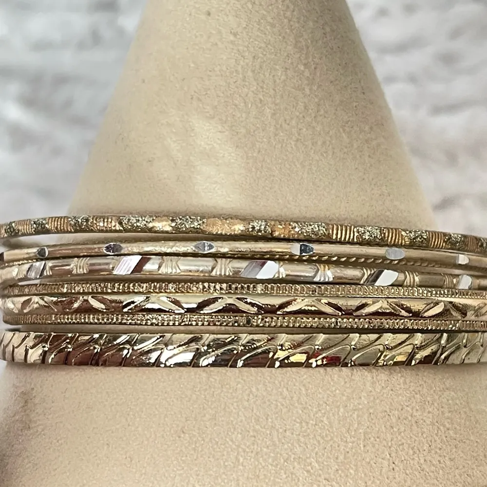 Vintage gold tone bangle bracelets set of 5 - Image 6