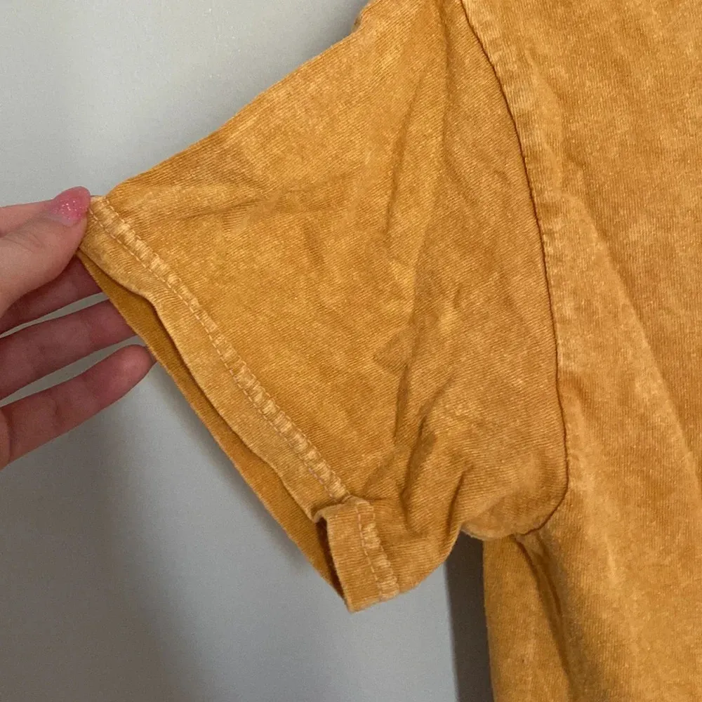 Cold Crush Mustard Yellow Graphic Tshirt Size Small - Image 4