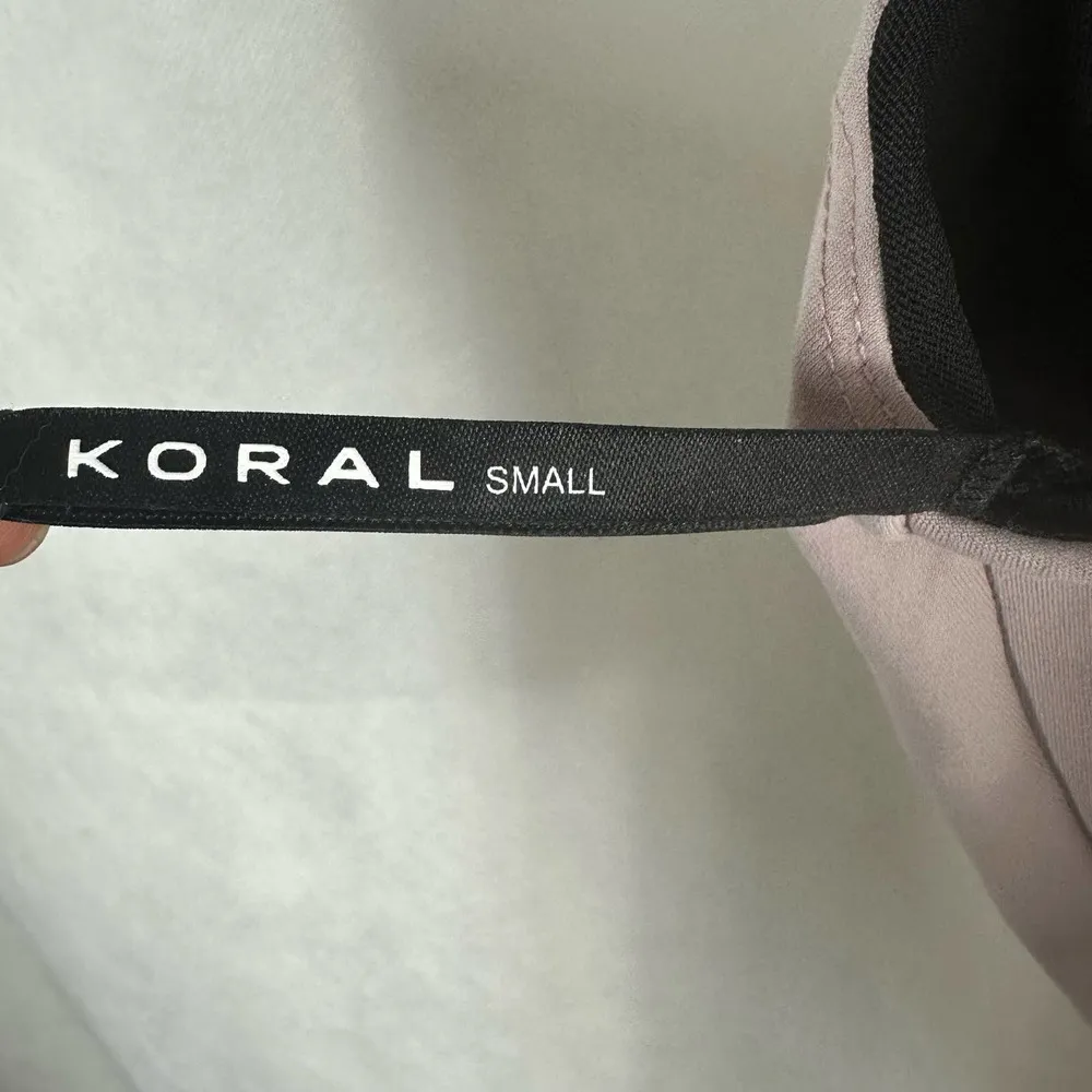 Koral Elaine Blackout Sports Bra Size Small Alvarado - Image 8