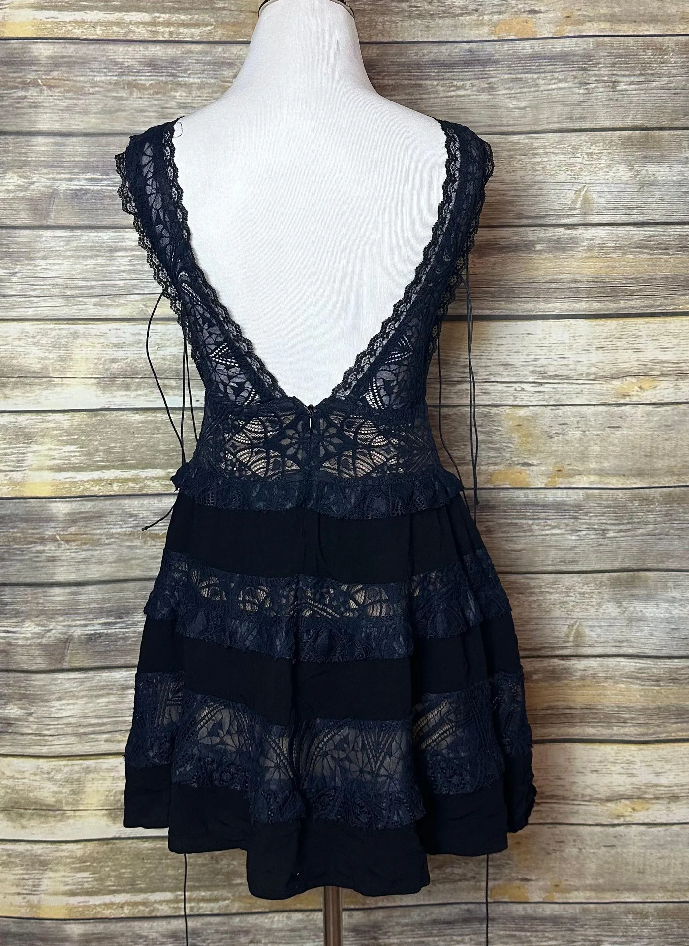 Lola Rose Dress Black - Image 4