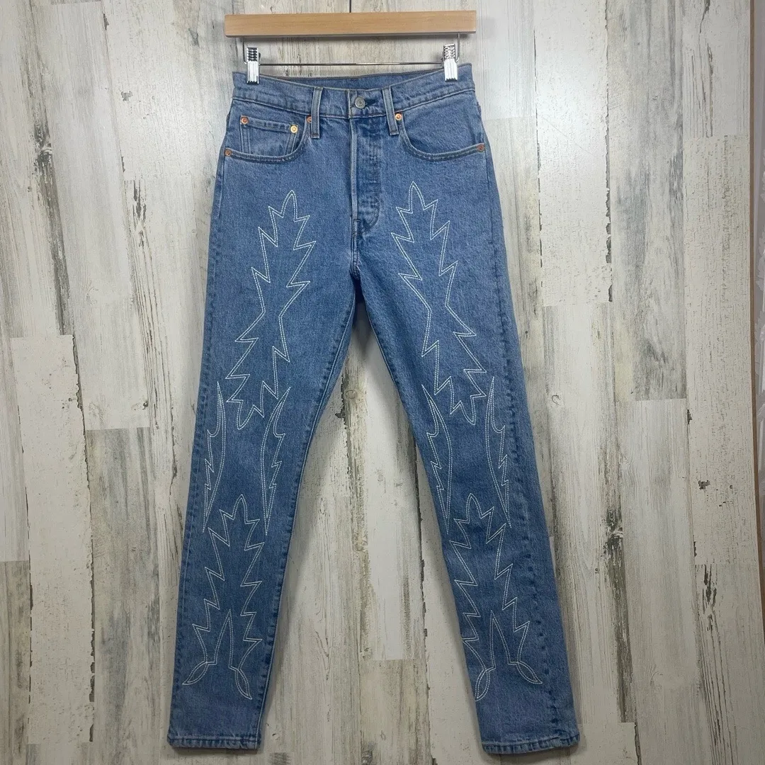 Levis 501 Embroidered Jeans size 26x30 Del Norte Medium Wash Flames Western - Image 2