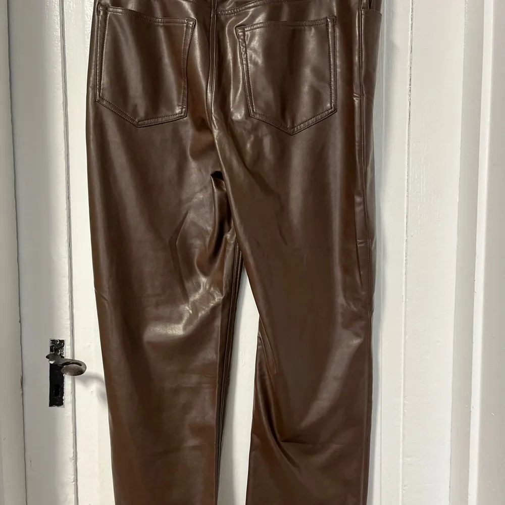 Dark Brown Ultra high Rise Brown 90s straight leg 16 short - Image 4