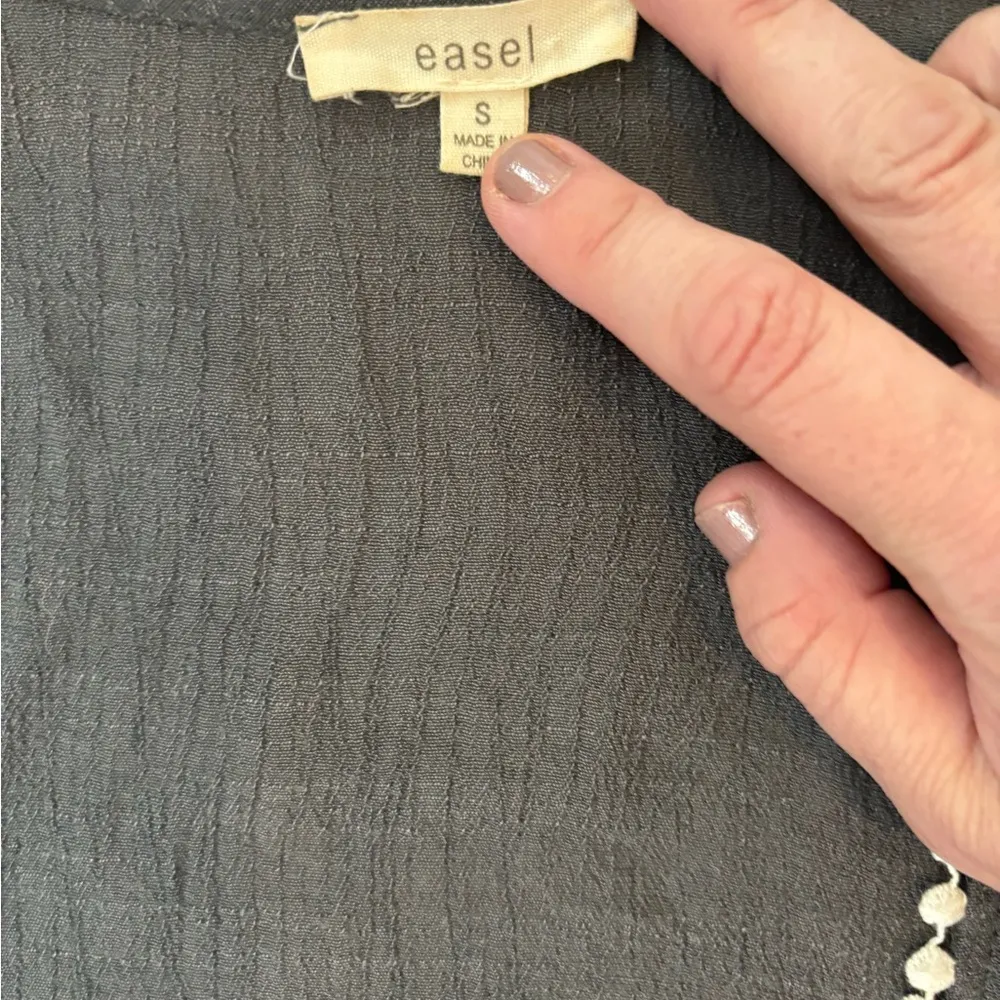 easel  Oversized Small Boho Style Best/Cover Up - Image 4