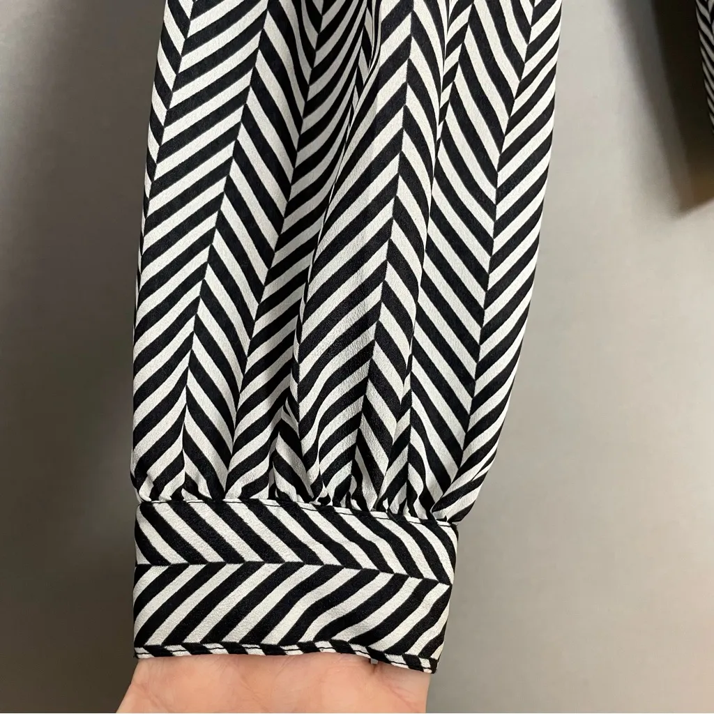 Vintage 80s Blouse Secretary Long Sleeve Mock Neck Black White Herringbone Print Size 10 - Image 9