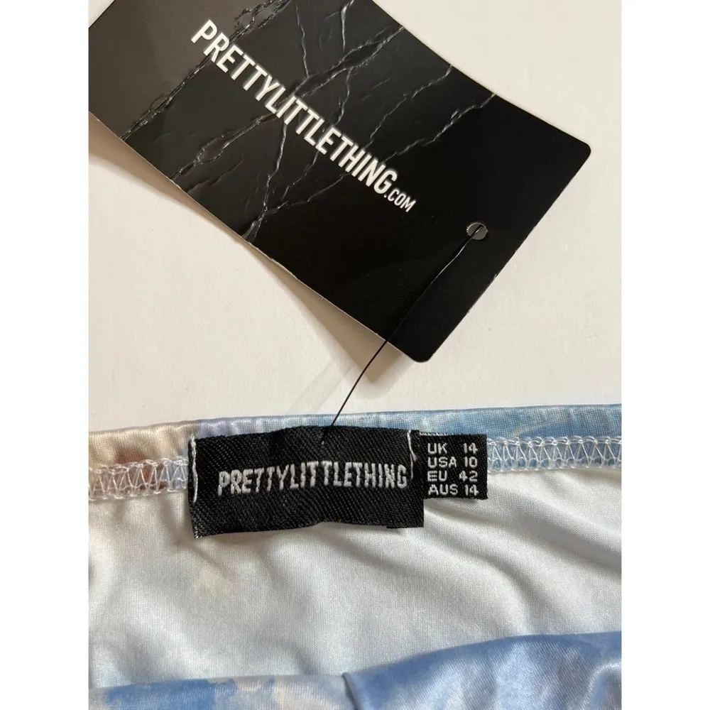 PrettyLittleThing Blue Renaissance Print Slinky Ruched Side Bodycon Dres… - Image 10