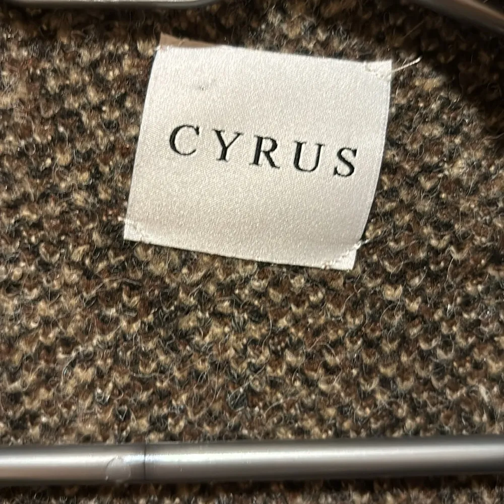 CYRUS BRAND…MIDI LENGTH LONG SLEEVE OPEN FRONT SWEATER SOFT AND COMFY 2 POCKETS - Image 4