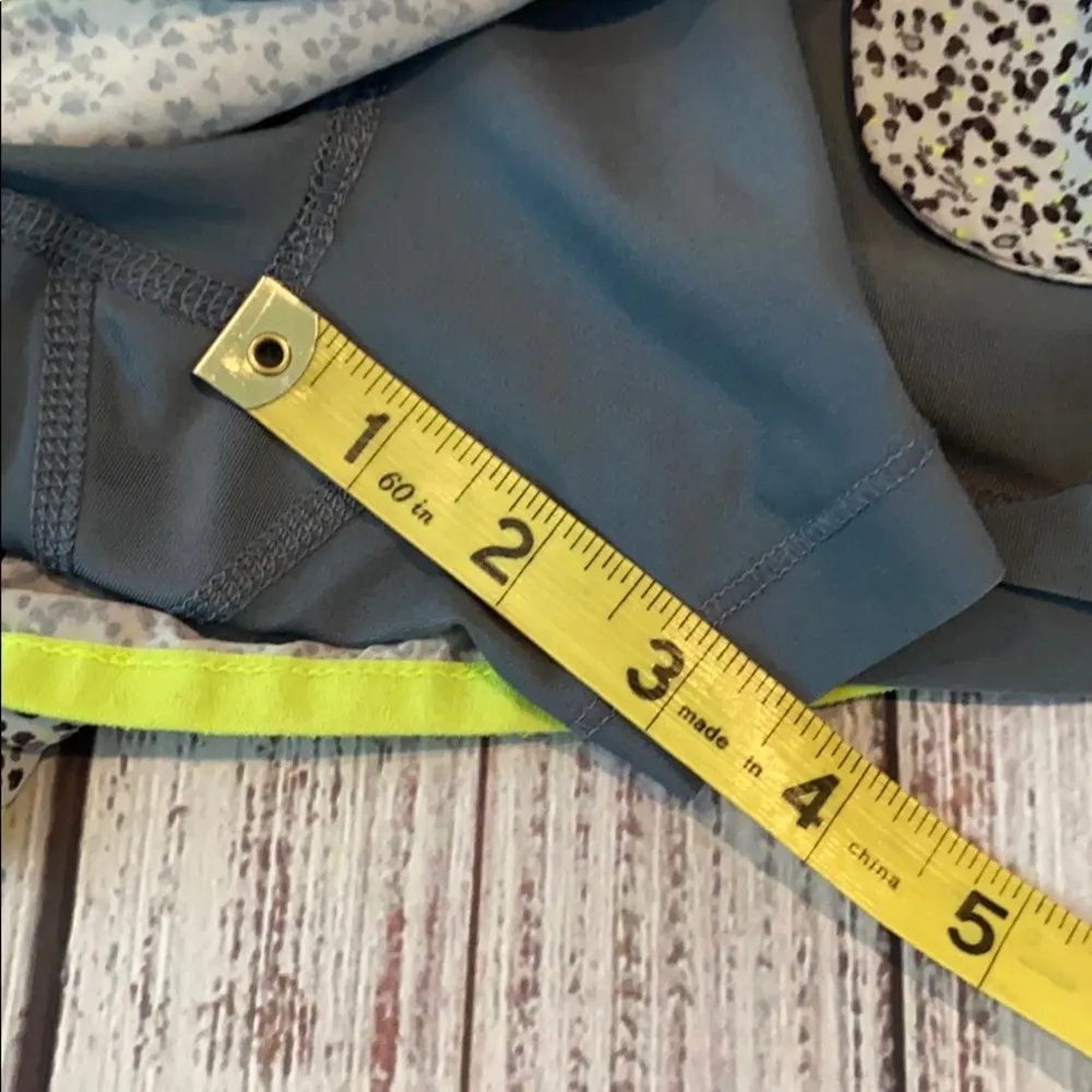 Nike 2 in 1 Athletic Shorts.  Size XSmall. - Image 12