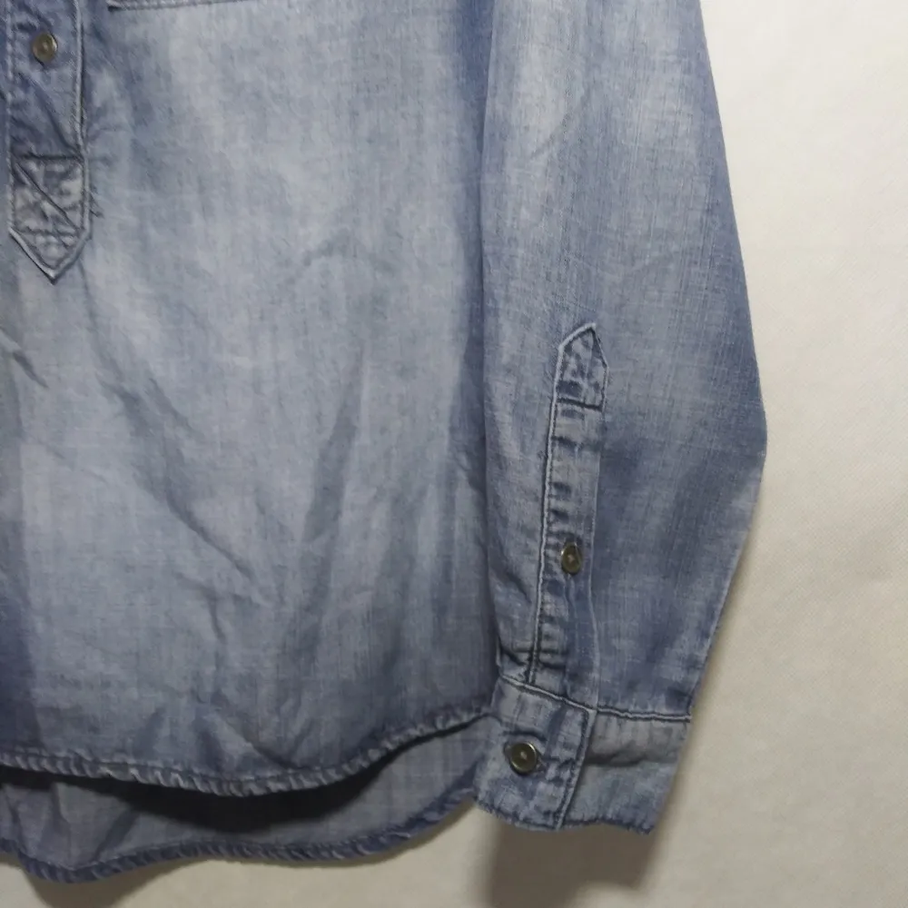 Cloth & Stone Anthropologie Chambray Denim Pop Over Top Roll Tab Sleeve Size Xs - Image 5