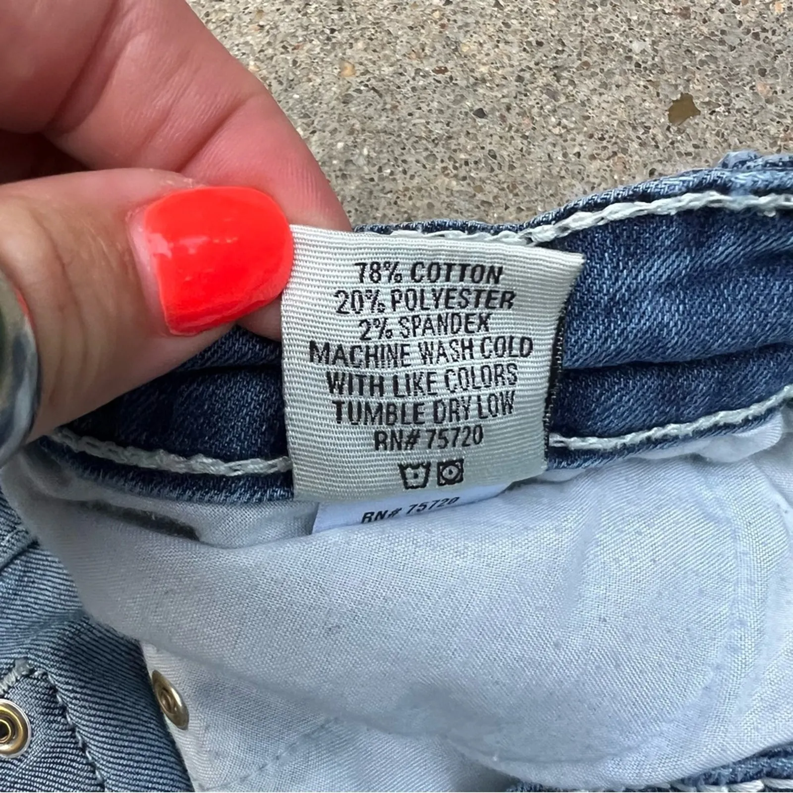 Daytrip Virgo embroidered sequin bling cut off fray hem jean shorts Size 29 - Image 6