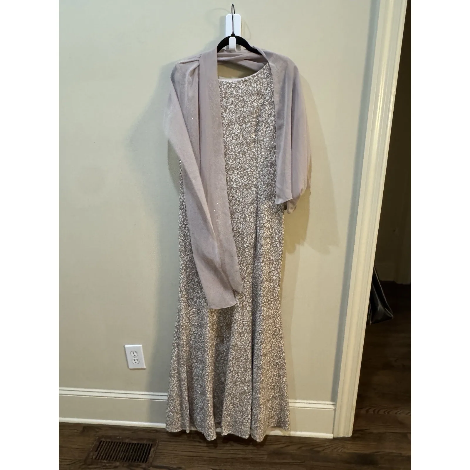 ALEX EVENINGS High Neck Sequin Fit and‎ Flare Dress with Shawl size 12 Champagne - Image 3