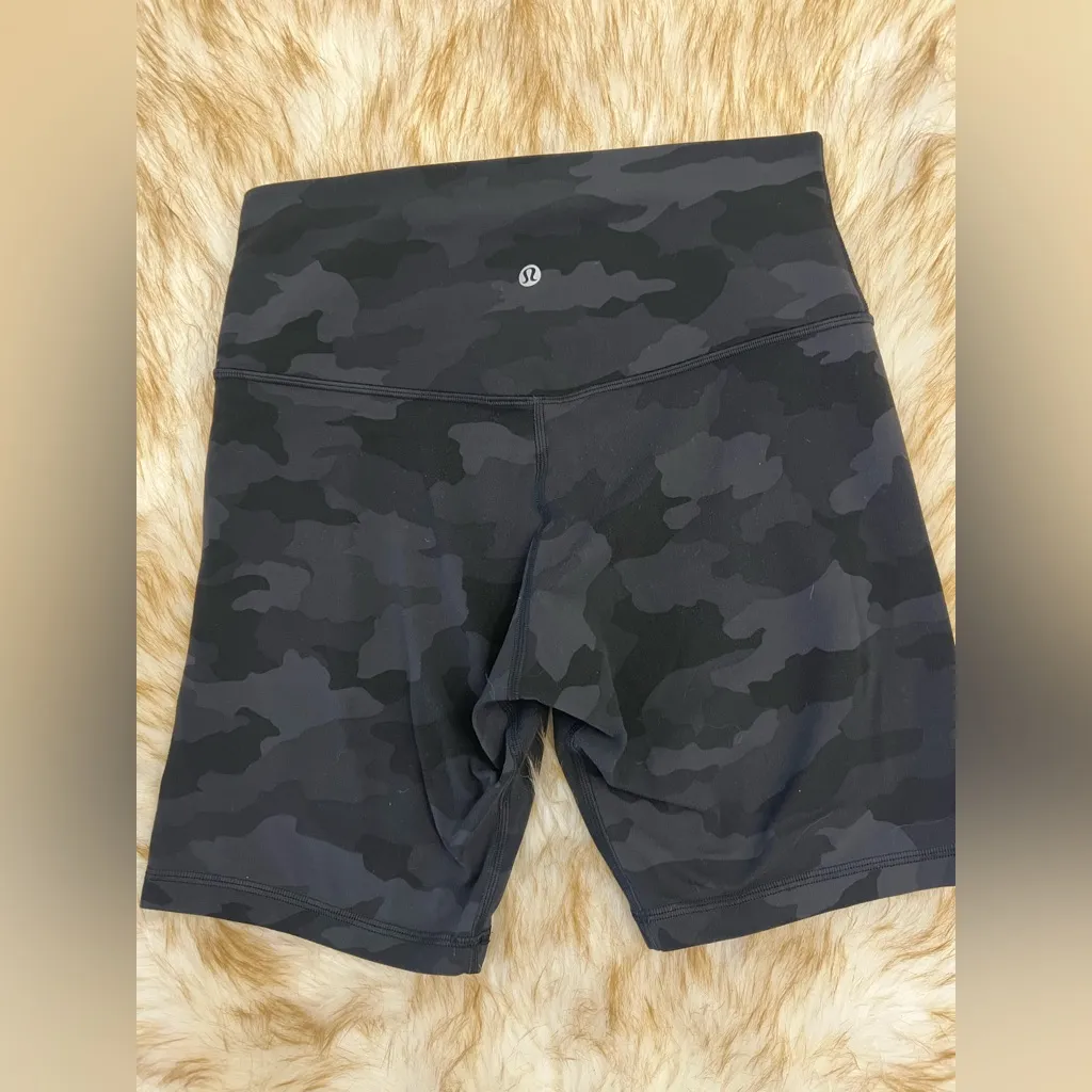 Lululemon Align Shorts 8” – Heritage 365 Camo Deep Coal Multi – Size 8 - Image 2