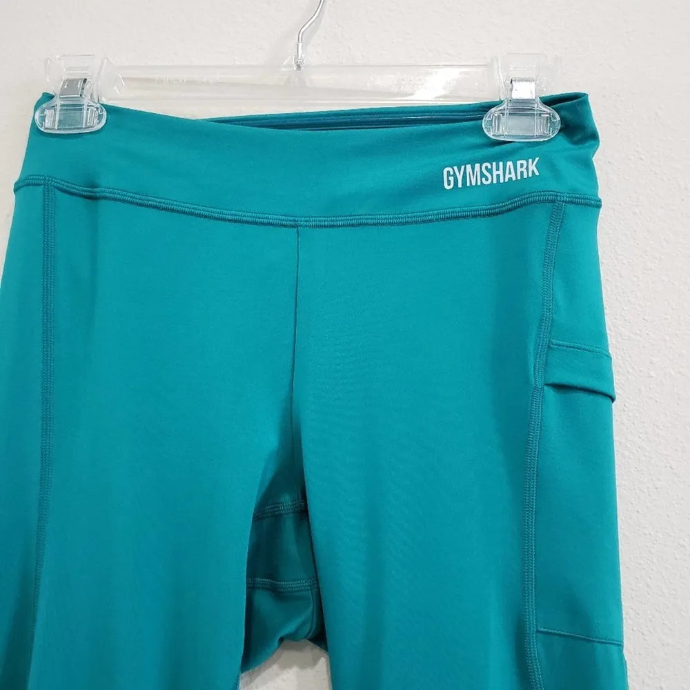 Gymshark  Women's High-Rise Seamless Stirrup Illumination Gym Legging in Green - Image 20