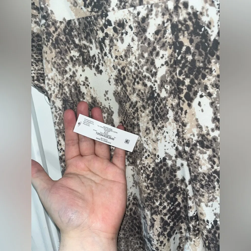 Terra and Sky NWT Snake Skin Animal Printed Soft Stretchy Capri Leggings Sz 4XL - Image 9