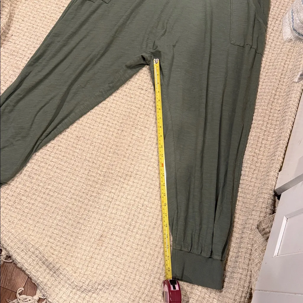 Intimately FREE PEOPLE Green WOMENS 
Long Sleeve Slouchy JUST BECAUSE Jumpsuit L - Image 4