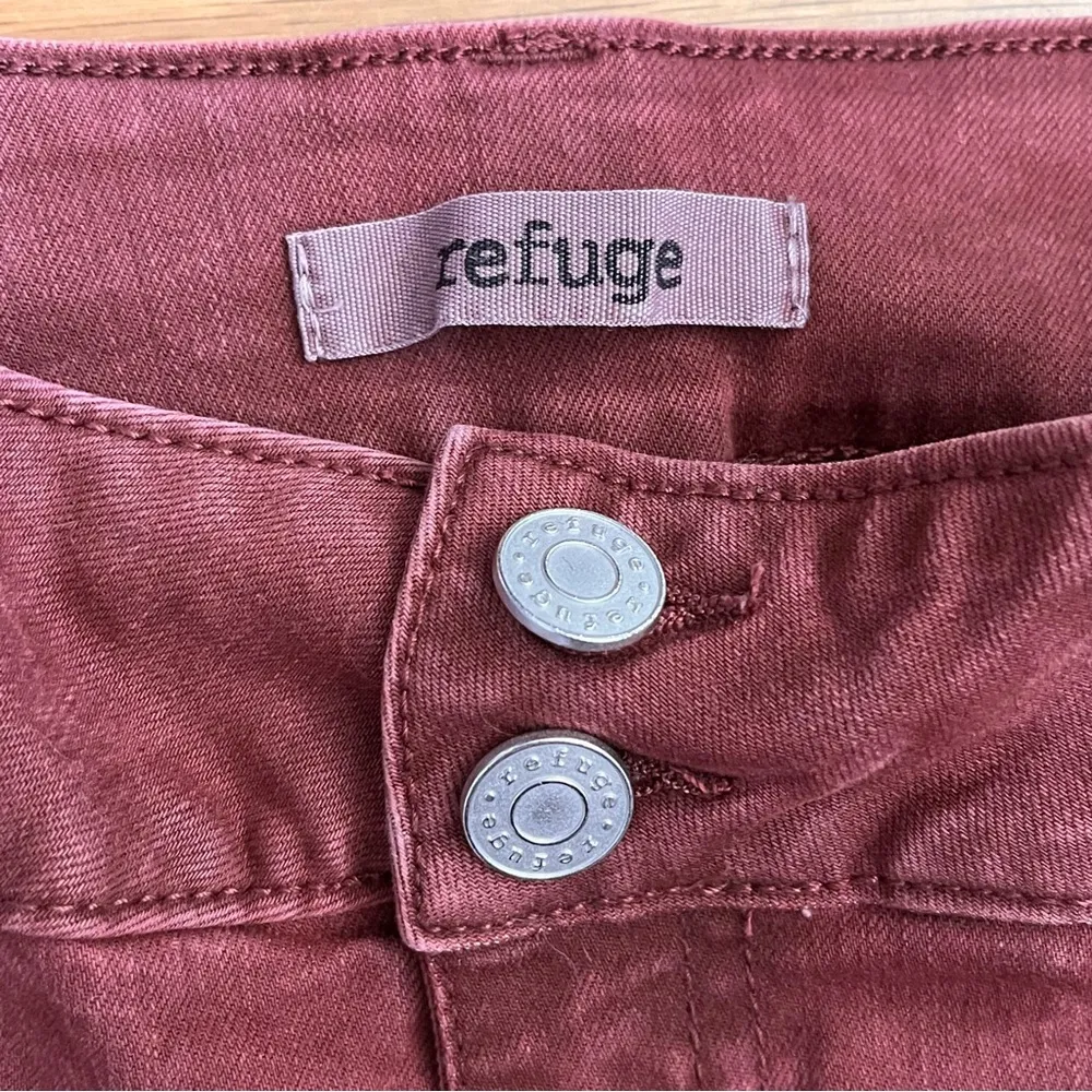 Refuge Raw Hem Distressed Cropped Jeans - Size 2 - Image 3