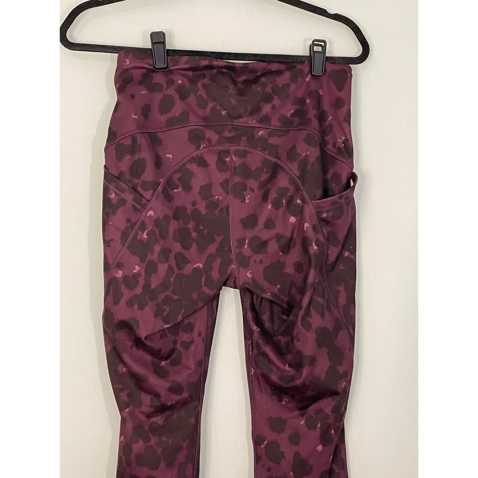 All in Motion Leopard Print High Waist Pocket Leggings Burgundy Women's Size - Image 6