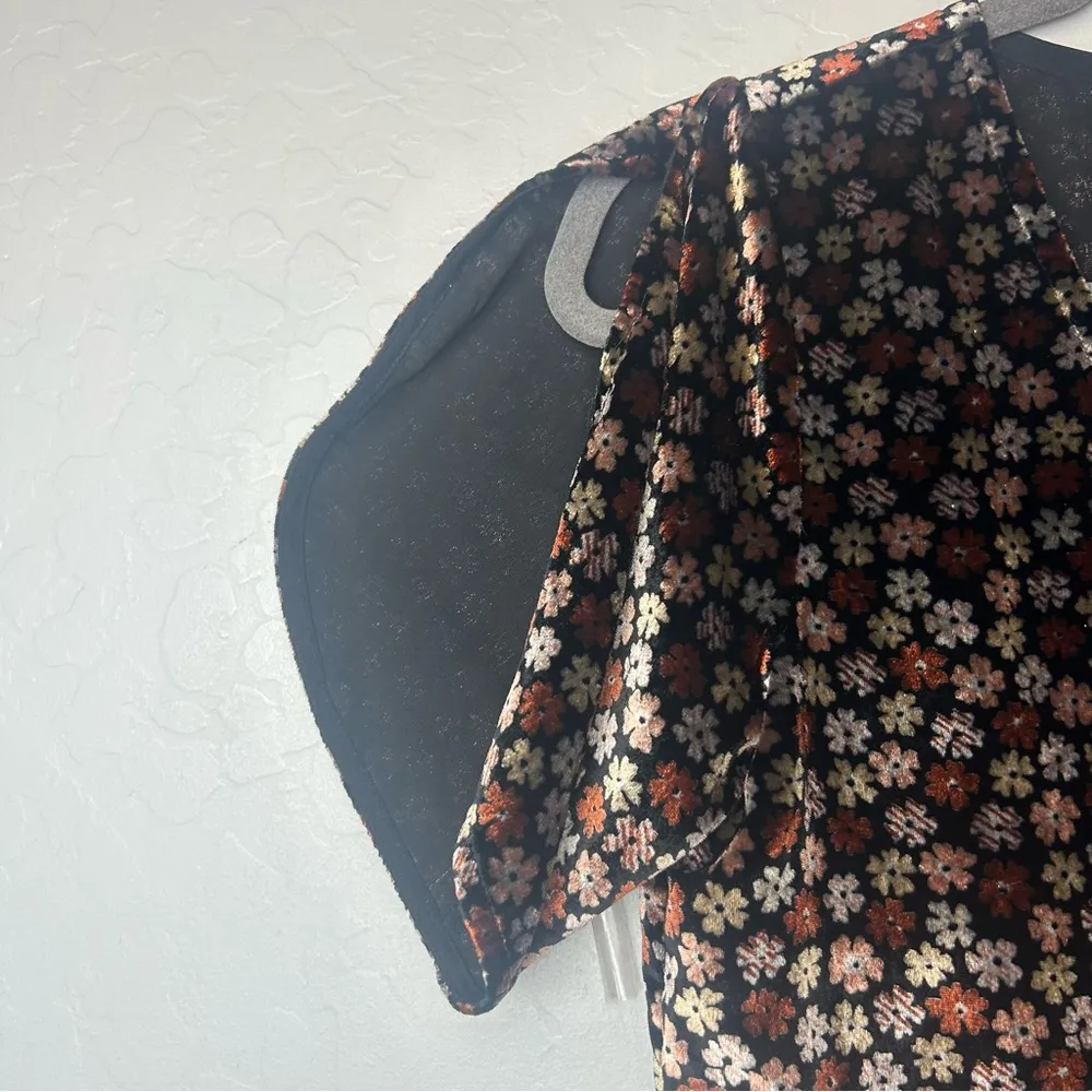 Madewell velvet tulip-sleeve ruffle top in petite blooms true black size xxs - Image 16