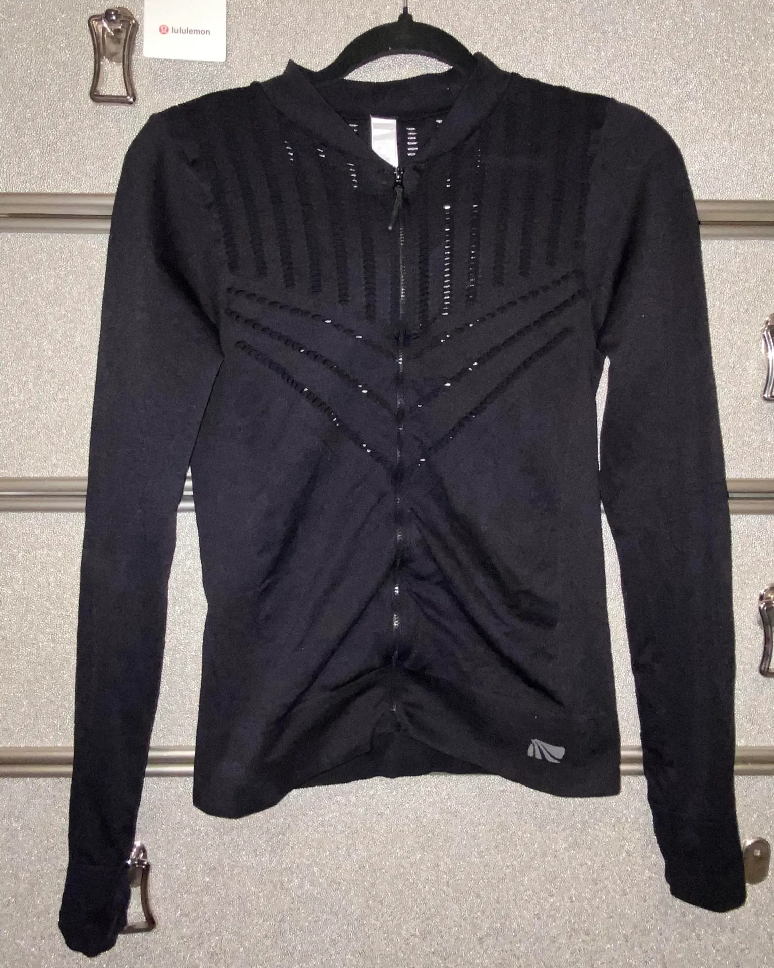 Black athletic jacket - Image 4