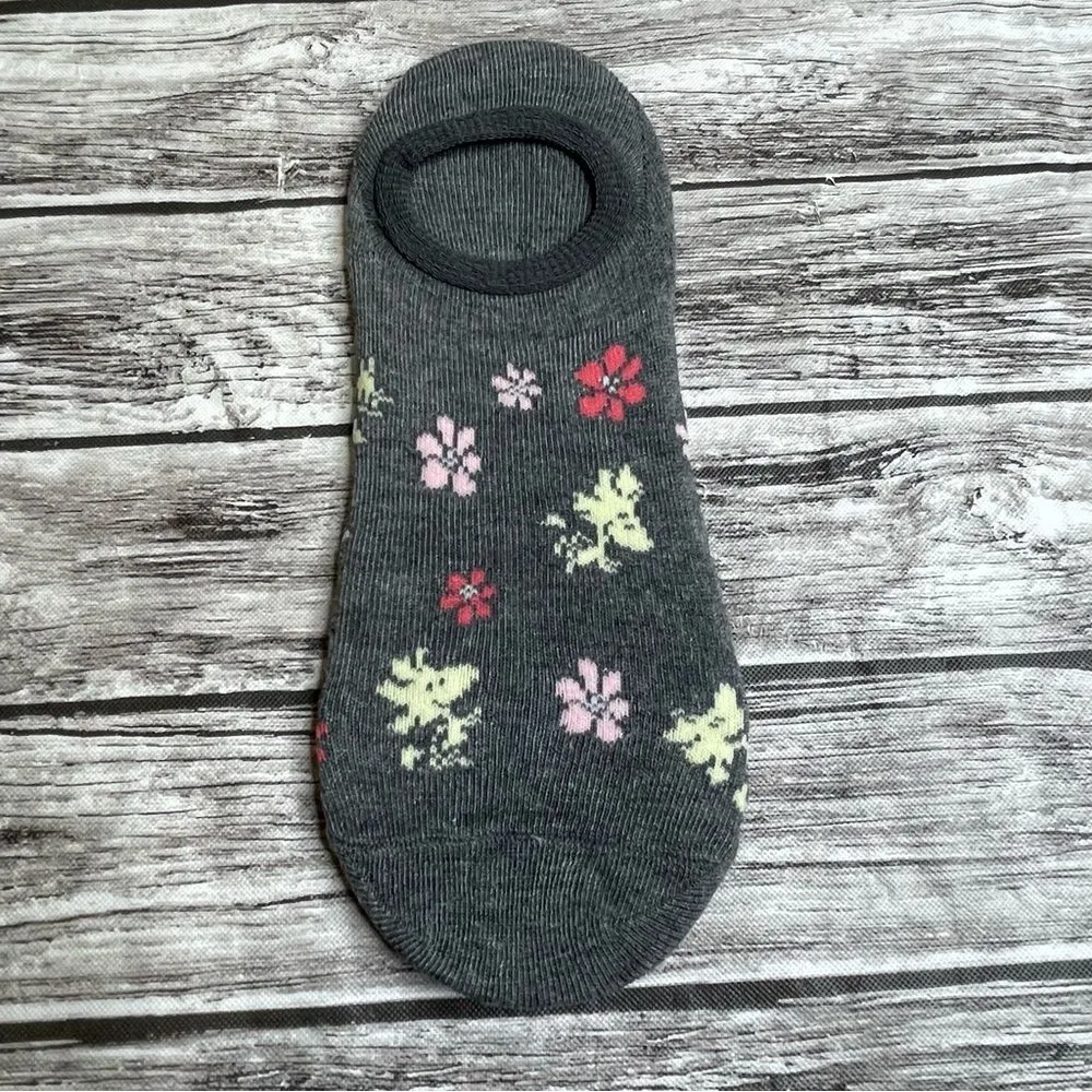 Set of 4 Different Pairs Women's Novelty Fun Socks Multicolored NEW NWT Stretchy - Image 4