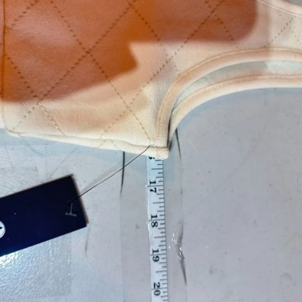 NWT Mono B Quilted Style Cream Cropped Sports Bra‎ Tank Top Medium - Image 8