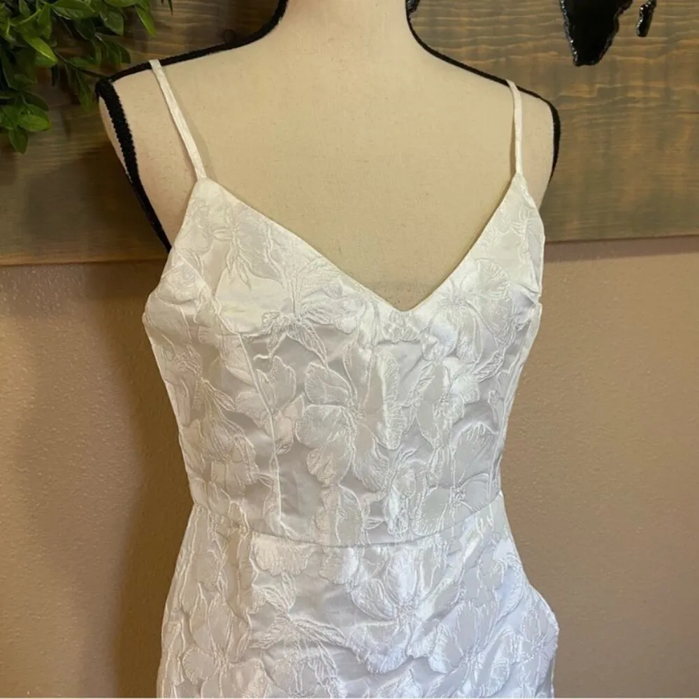 NWOT Lulus White Floral Jacquard Sleeveless Midi Dress - Image 8